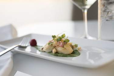 Emerald Waterways - Emerald Radiance - Reflections Restaurant _4_.jpg